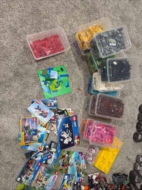 LEGO Assorted Bricks and Sets Lot - Multiple Colors